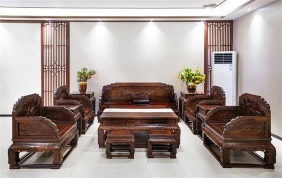 八駿圖沙發(fā)